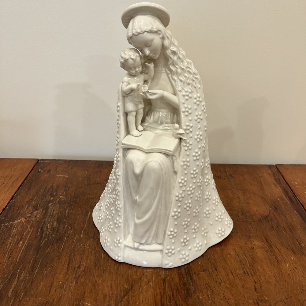Vintage MJ Hummel Goebel 11.5" White Flower Madonna & Infant Jesus Full Bee Mark